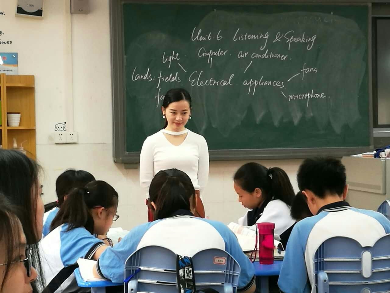 【教学质量月】学校举行2017年优秀主讲教师公开示范课