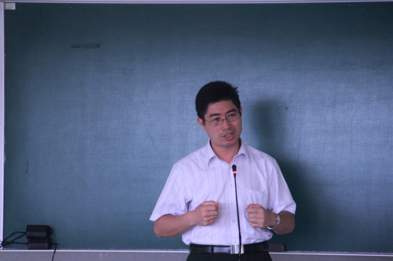 党委副书记徐昶斌召开讲座