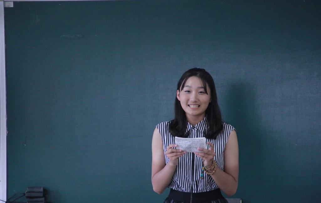 新生代表江岳桐发言