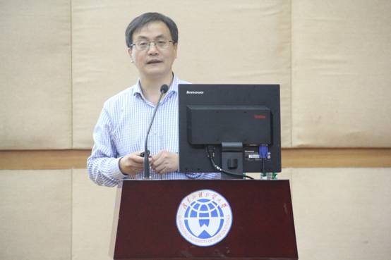 上海外国语大学束定芳教授讲授语言转喻特征