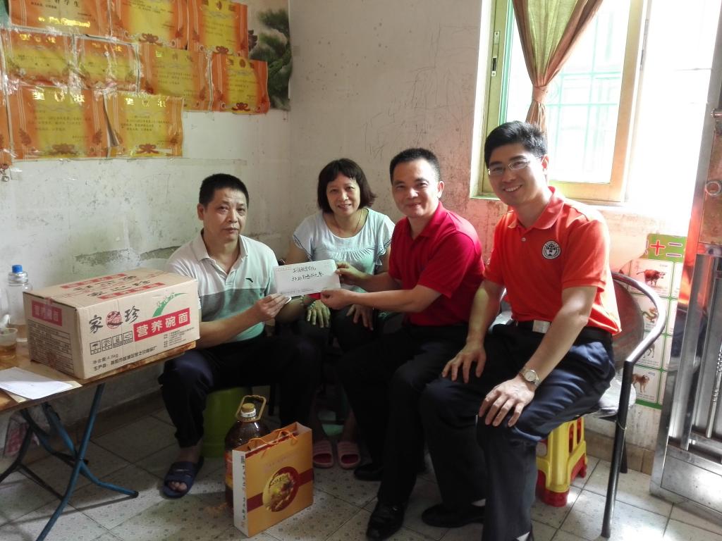 深入结对帮扶家庭,大力开展精准扶贫工作